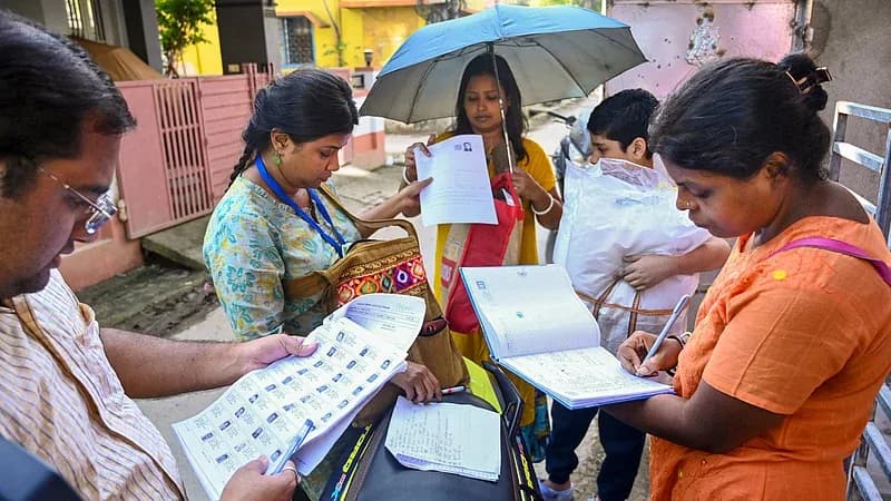 Karnataka SIR Row: FIR Over Alleged Bid to Delete 5,698 Bengaluru Voters, BJP-Congress Clash Intensifies