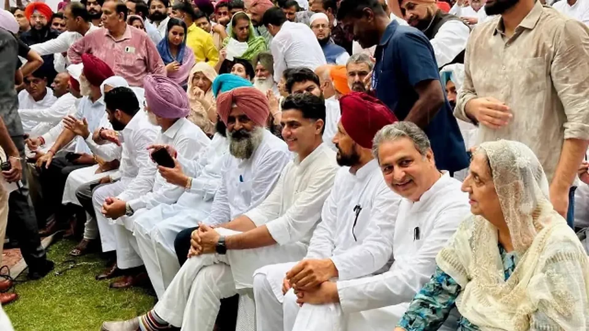 Pargat Singh Takes Charge as Punjab Congress President, Calls for Clean Politics Ahead of 2027 Polls