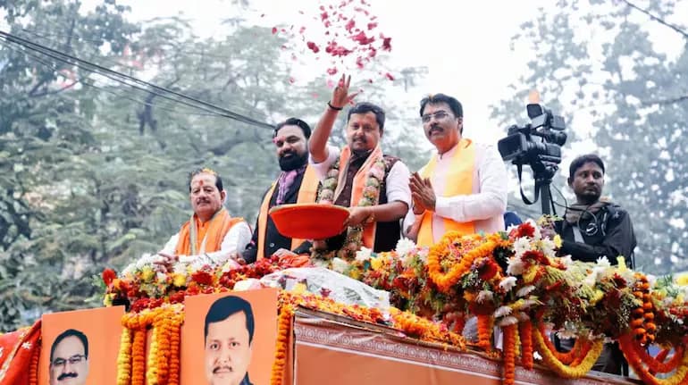 Uttar Pradesh Politics: BJP and SP Step Up Ground Campaign as 2027 Assembly Election Preparations Intensify