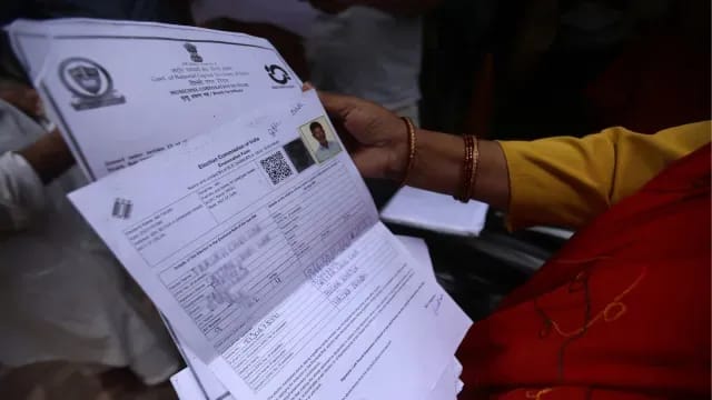 UP CEO Orders Scrutiny of Voter Roll Forms After Irregularities in Pilibhit and Azamgarh UP CEO Orders Scrutiny of Voter Roll Forms After Irregularities in Pilibhit and Azamgarh