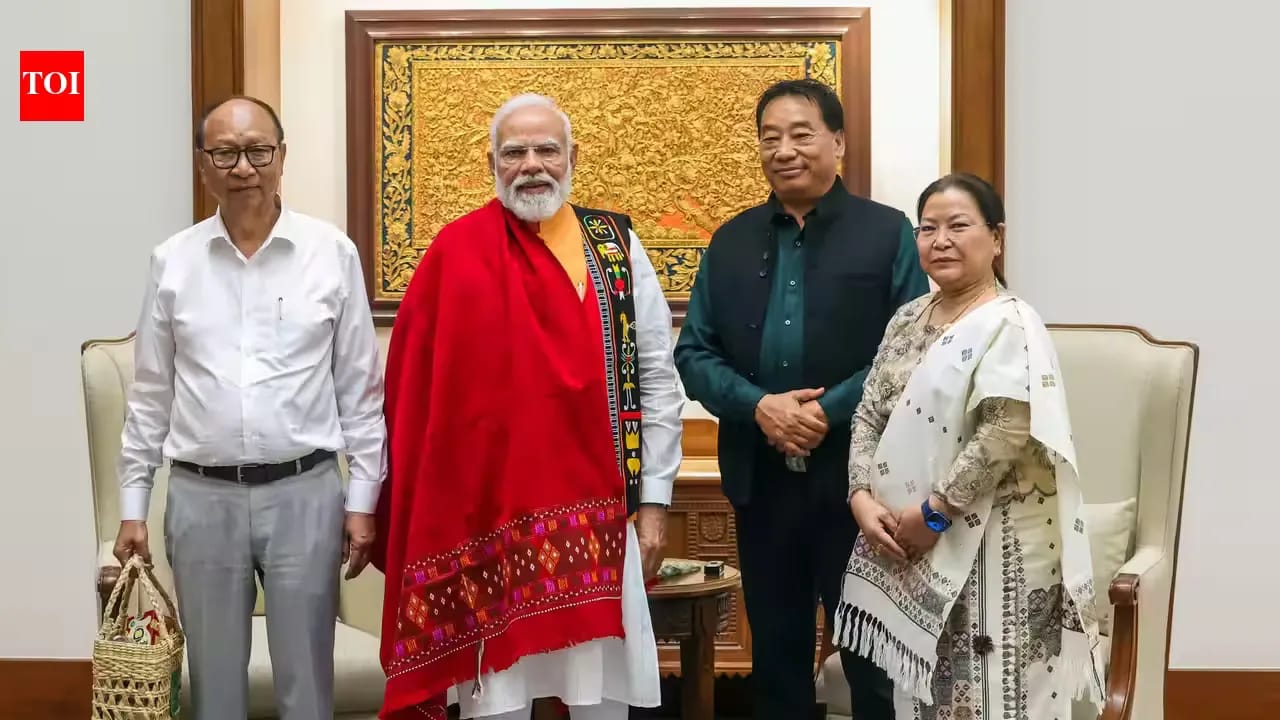 Manipur CM Yumnam Khemchand Singh Meets Amit Shah in Delhi, Seeks Support for Peace Efforts Manipur CM Yumnam Khemchand Singh Meets Amit Shah in Delhi, Seeks Support for Peace Efforts